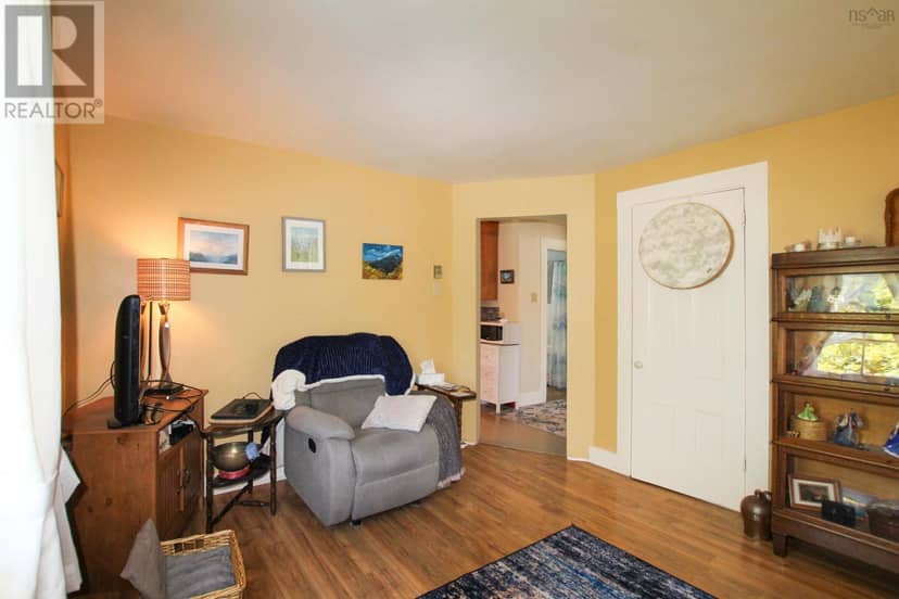 28 St. Andrews Street — photo 11 of 27