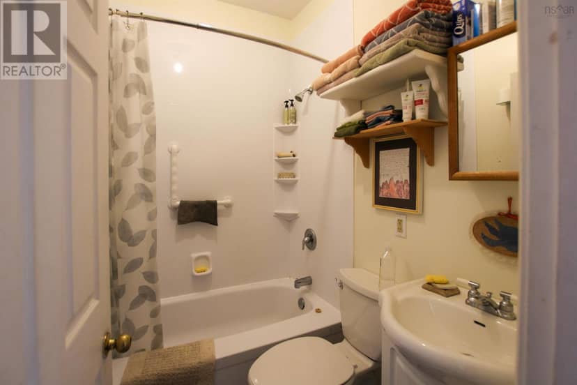 28 St. Andrews Street — photo 16 of 27