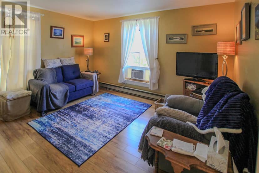 28 St. Andrews Street — photo 6 of 27