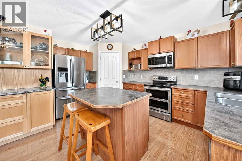 325 Luxstone Green SW, Airdrie, photo 6