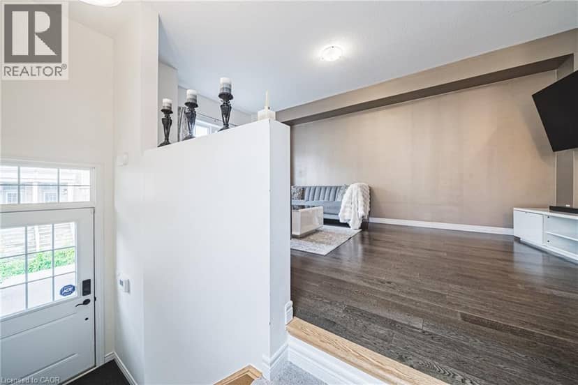 20 BARLEY Lane — photo 3 of 28