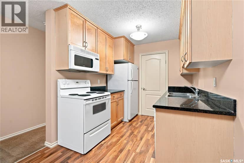 207E 1121 McKercher DRIVE — photo 11 of 35