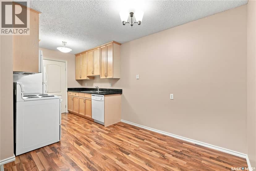 207E 1121 McKercher DRIVE — photo 9 of 35