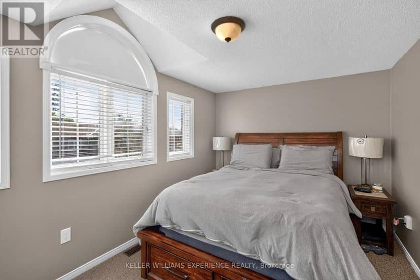 9 - 38 Kenwell Crescent — photo 14 of 37