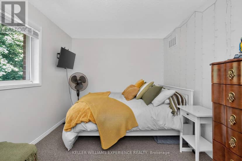 9 - 38 Kenwell Crescent — photo 18 of 37