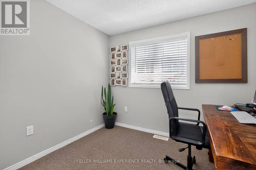 9 - 38 Kenwell Crescent — photo 19 of 37