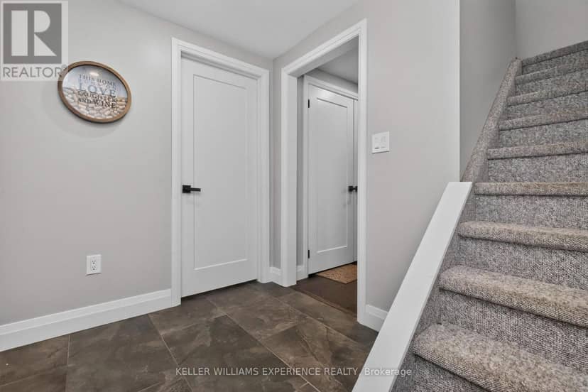 9 - 38 Kenwell Crescent — photo 23 of 37