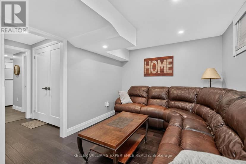 9 - 38 Kenwell Crescent — photo 24 of 37