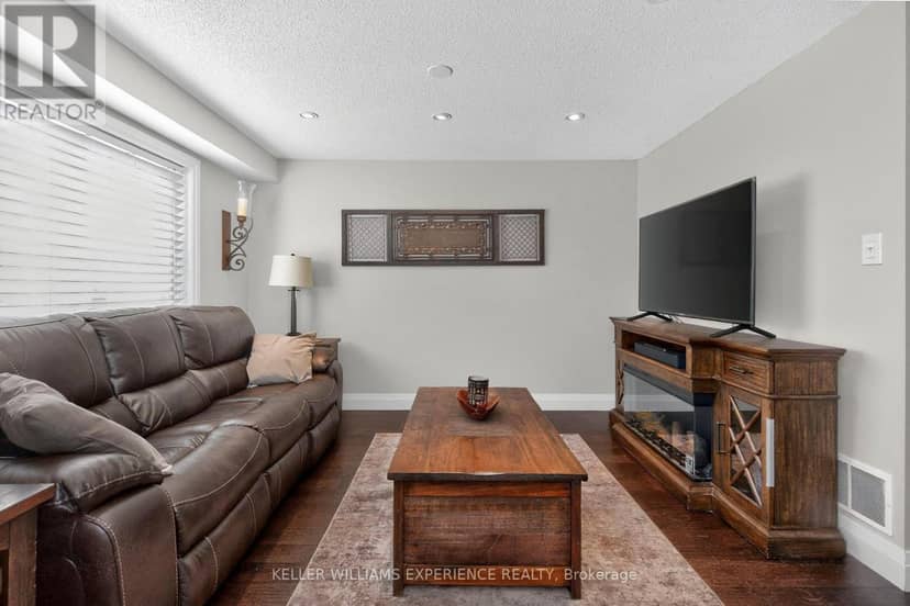 9 - 38 Kenwell Crescent — photo 5 of 37