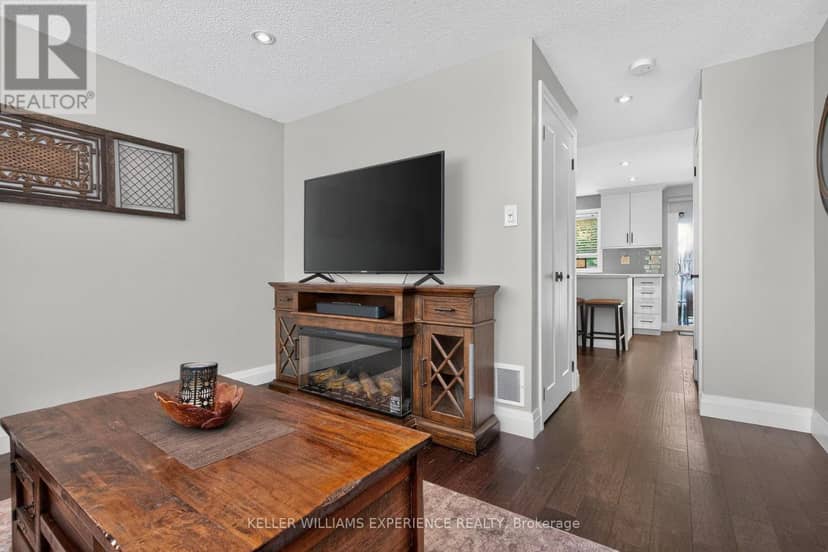 9 - 38 Kenwell Crescent — photo 6 of 37