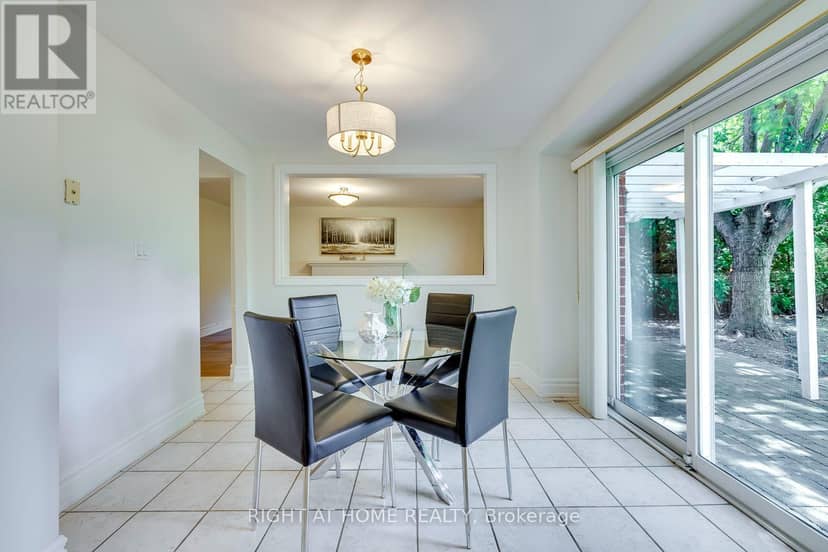 1025 Vanier Drive — photo 11 of 39