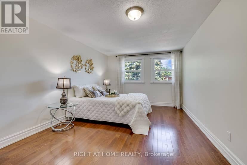 1025 Vanier Drive — photo 21 of 39
