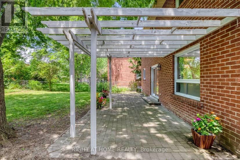 1025 Vanier Drive — photo 37 of 39