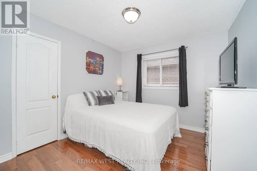 24 Royal Valley Drive — photo 10 of 17