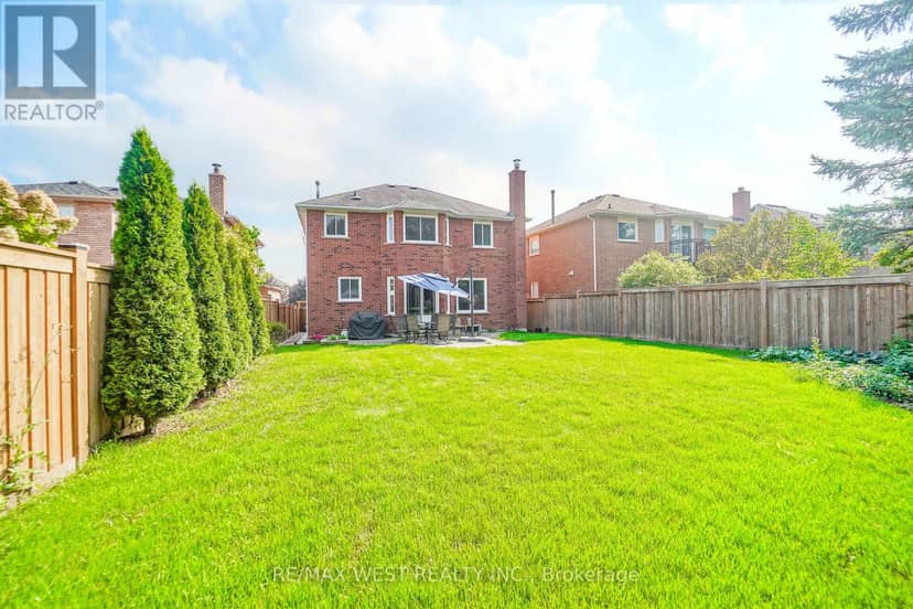 24 Royal Valley Drive — photo 15 of 17