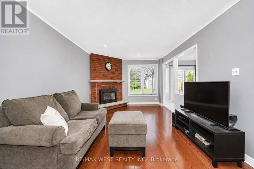 24 Royal Valley Drive — photo 7 of 17