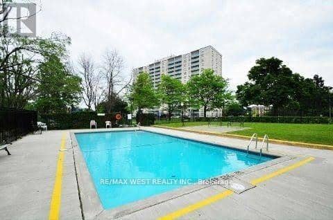 202 - 130 Neptune Drive — photo 26 of 32