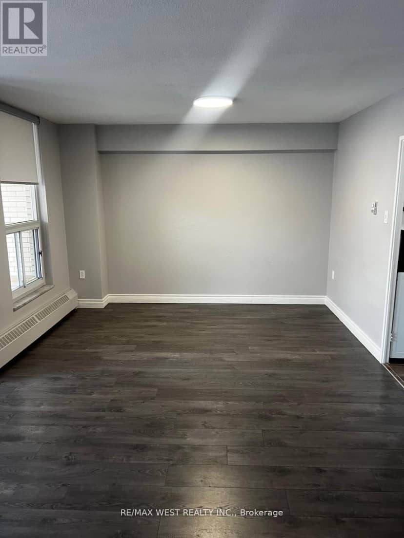 202 - 130 Neptune Drive — photo 17 of 32
