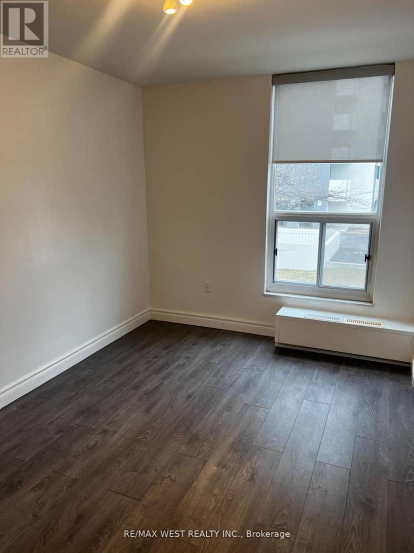 202 - 130 Neptune Drive — photo 12 of 32