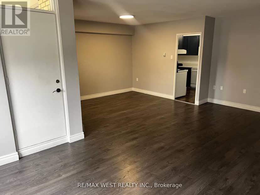 202 - 130 Neptune Drive — photo 11 of 32