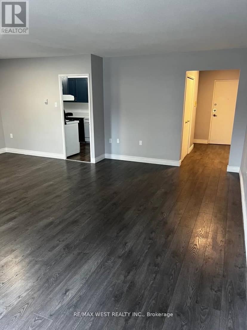 202 - 130 Neptune Drive — photo 19 of 32