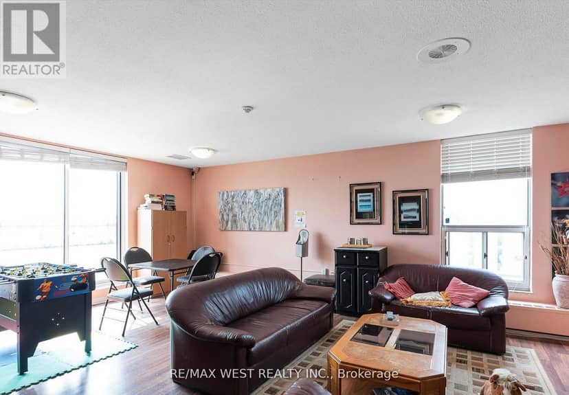 202 - 130 Neptune Drive — photo 29 of 32