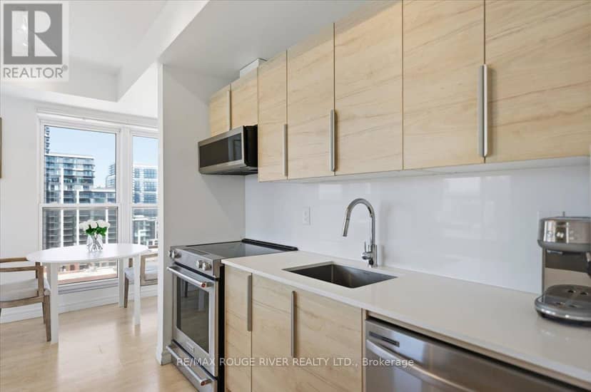 1401 - 135 James Street S — photo 15 of 40