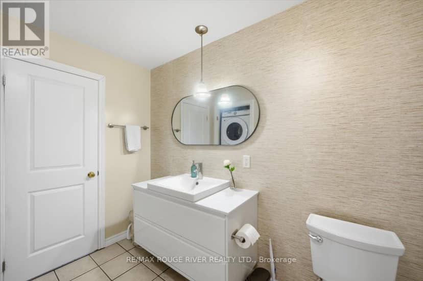1401 - 135 James Street S — photo 33 of 40
