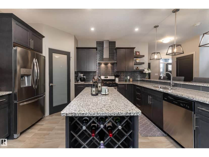 7038 172A AV NW, Edmonton