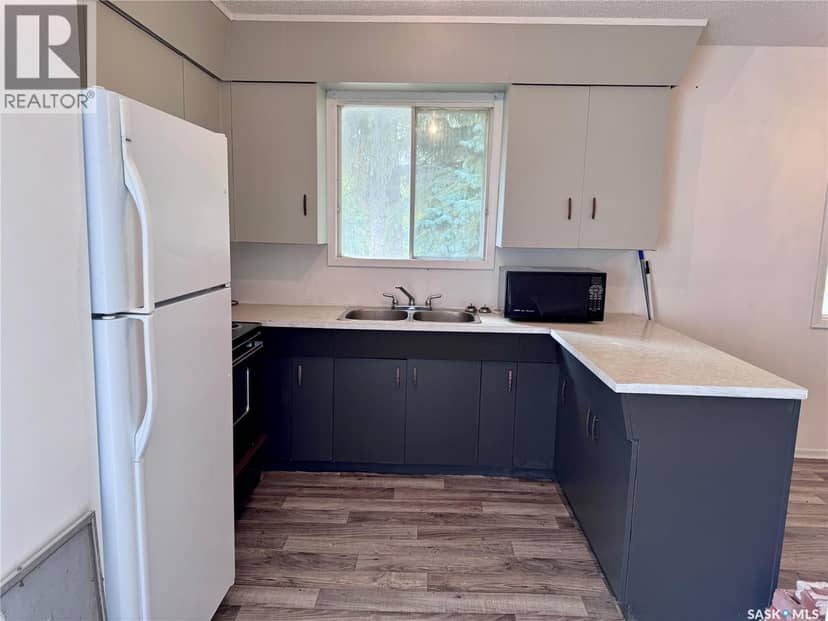 917 Galt STREET, Whitewood, photo 3