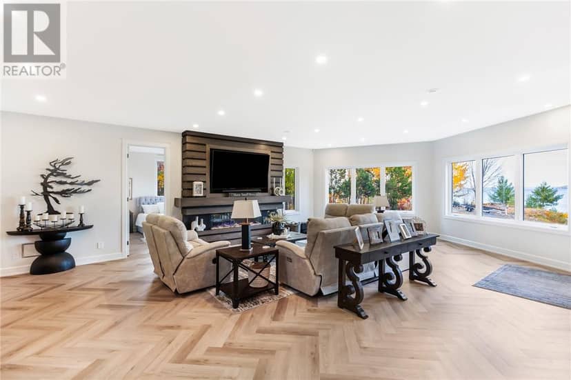 20 Breezehill Road — photo 31 of 40