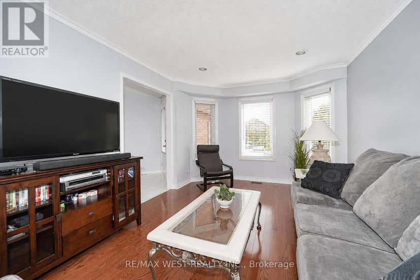 24 Royal Valley Drive — photo 6 of 17