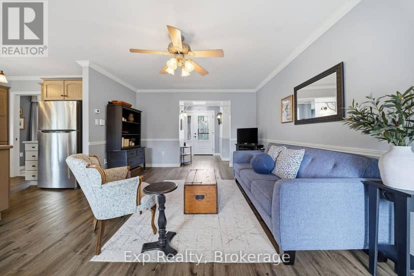 121 Simcoe Street — photo 11 of 40