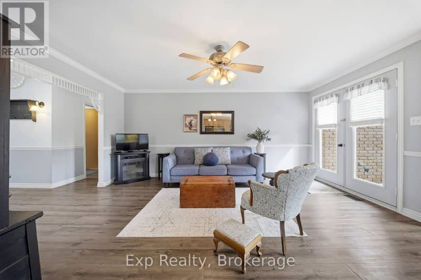 121 Simcoe Street — photo 12 of 40