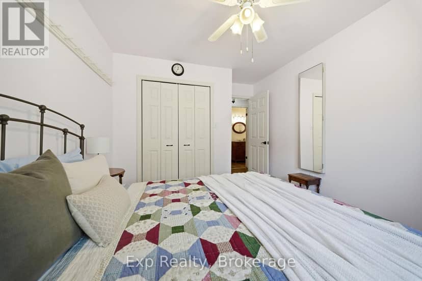 121 Simcoe Street — photo 27 of 40
