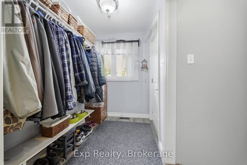 121 Simcoe Street — photo 30 of 40