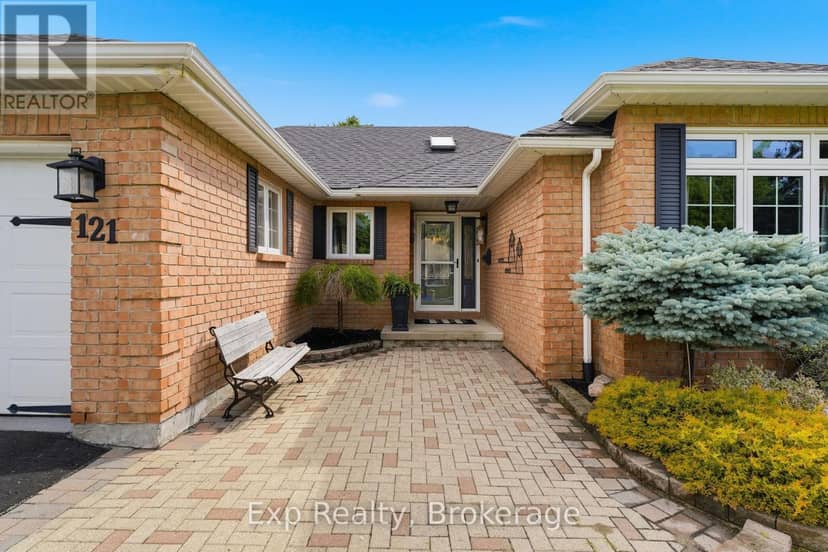 121 Simcoe Street — photo 7 of 40