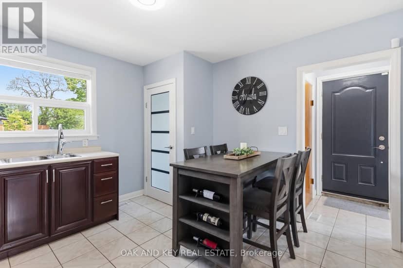169 Ellsworth Crescent — photo 11 of 40