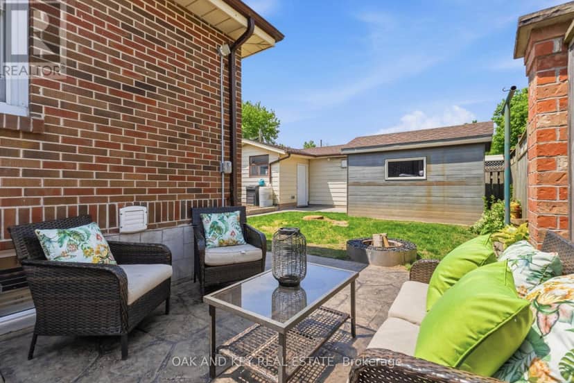 169 Ellsworth Crescent — photo 37 of 40