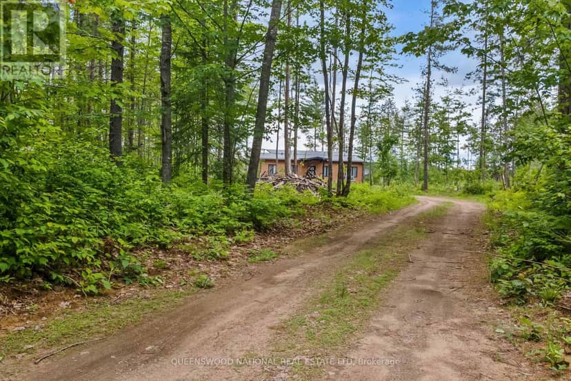 227 Grunwald Road, Madawaska Valley, photo 2