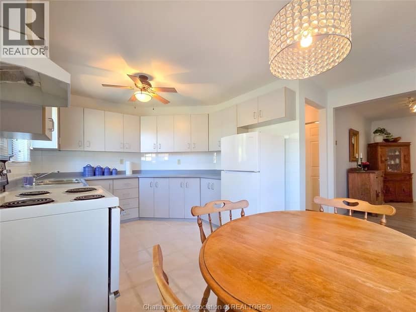 21 Earl DRIVE — photo 17 of 40