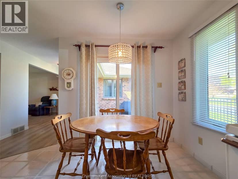 21 Earl DRIVE — photo 19 of 40