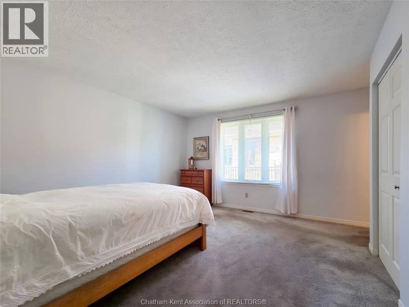 21 Earl DRIVE — photo 26 of 40