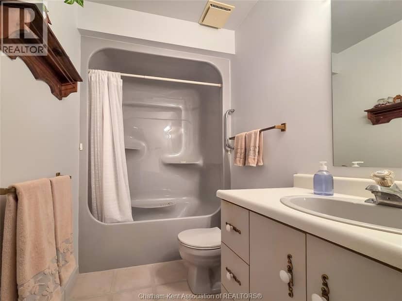 21 Earl DRIVE — photo 31 of 40