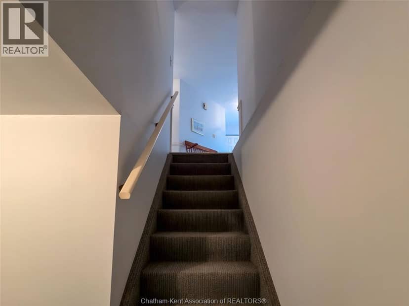 21 Earl DRIVE — photo 40 of 40
