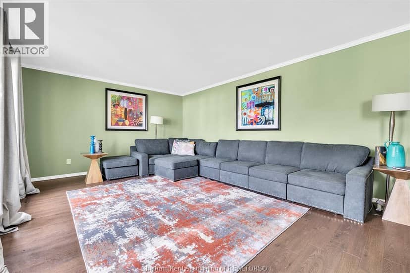 71 Parry DRIVE — photo 15 of 33