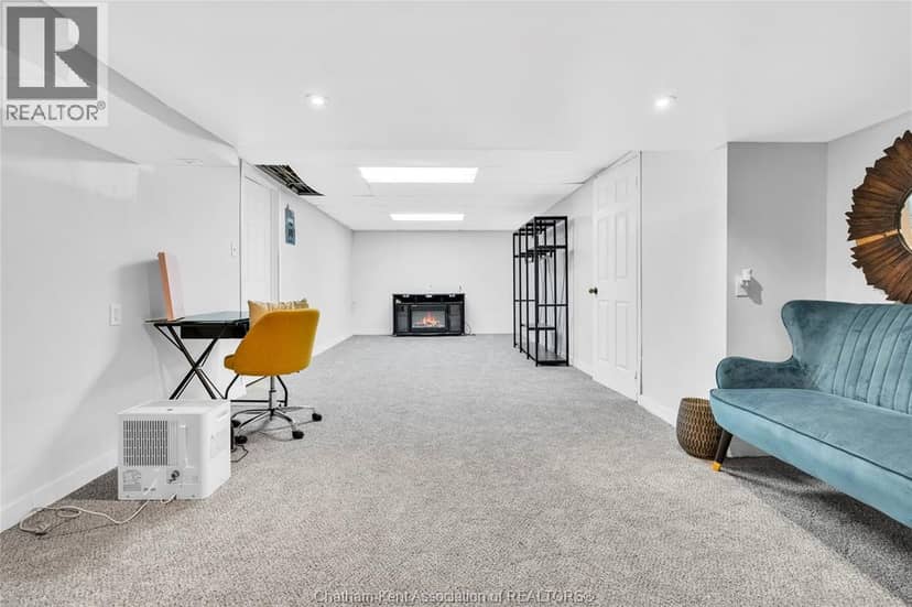 71 Parry DRIVE — photo 26 of 33