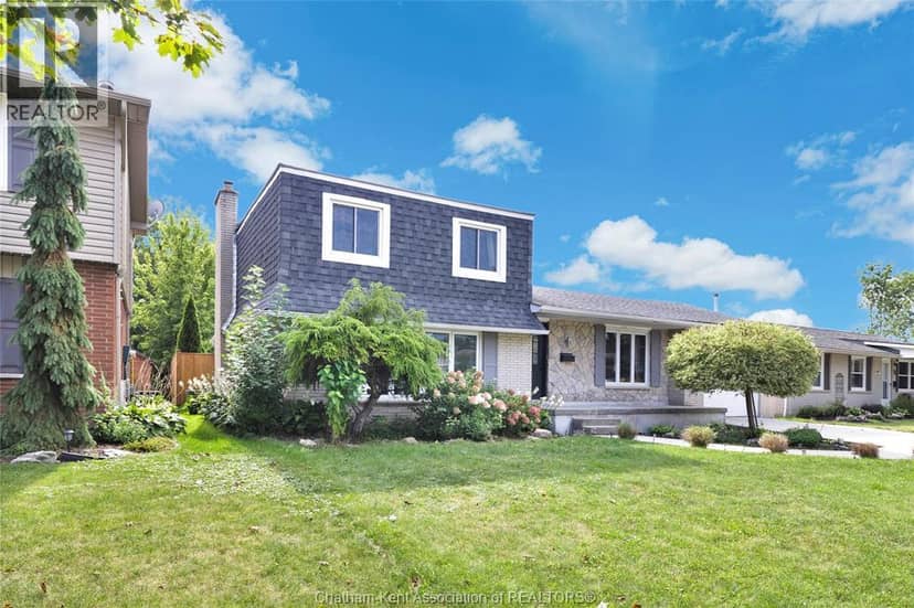 71 Parry DRIVE — photo 3 of 33