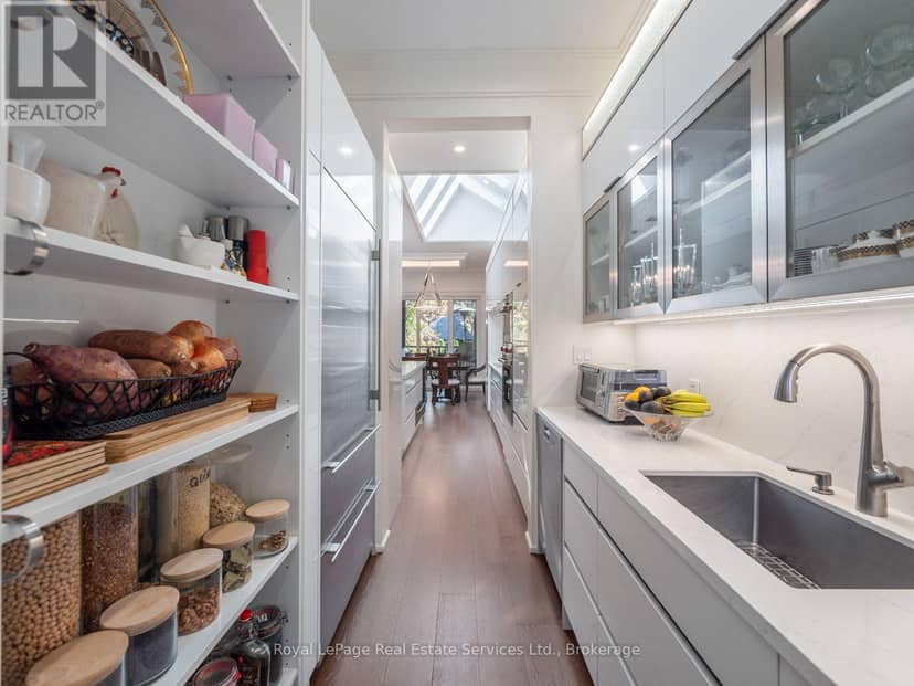 36 Anderson Street — photo 12 of 40