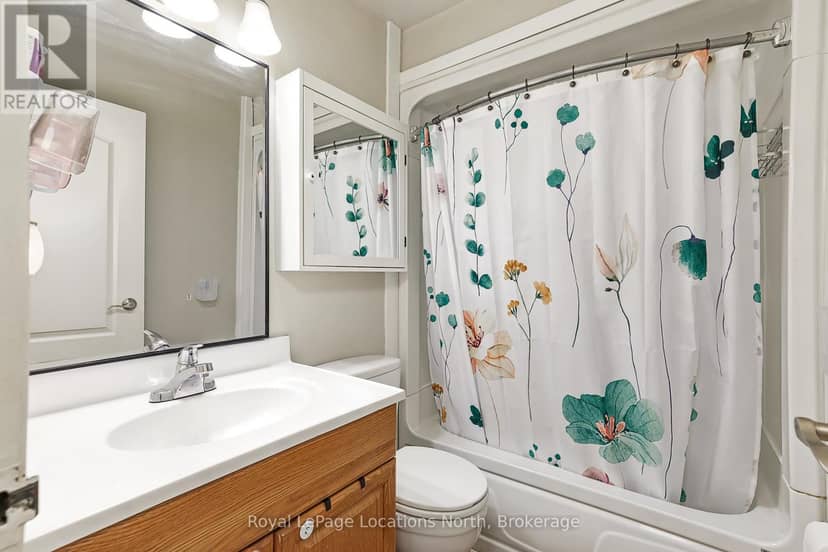 590 Tenth Street — photo 9 of 22